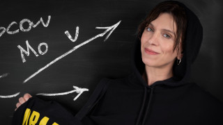 Ζωή Χατζηαντωνίου: Πώς η «Μέρα της Φούστας» γίνεται καθρέφτης της σύγχρονης κοινωνίας