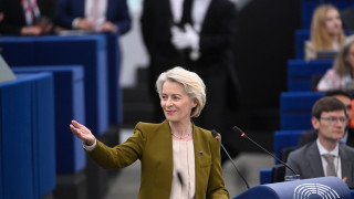 Η γλυκιά έκπληξη γενεθλίων στη Φον ντερ Λάιεν στο Ευρωκοινοβούλιο