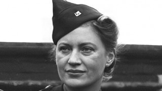 Η γυναίκα που κοίταξε τον πόλεμο στα μάτια: Η ασυμβίβαστη Lee Miller στο Tate Britain