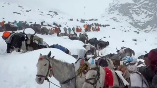 Ολοκληρώθηκε η μαζική διάσωση πάνω από 900 εγκλωβισμένων ορειβατών στο Έβερεστ