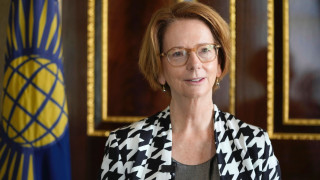 Η Τζούλια Γκίλαρντ επικεφαλής της κριτικής επιτροπής του «Women’s Prize for Fiction 2026»