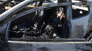 Φωτιά τα ξημερώματα σε δύο αυτοκίνητα στον Βύρωνα