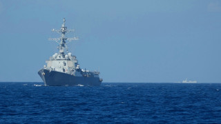 Η Κίνα αναστέλλει τα «ειδικά» λιμενικά τέλη που είχε επιβάλει σε αμερικανικά πλοία