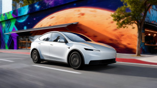 H Tesla παρουσίασε τις βασικές εκδόσεις Standard των Model 3 και Y