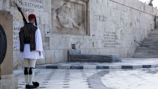 Στο Υπουργείο Άμυνας η προστασία του Αγνώστου Στρατιώτη -Μητσοτάκης: «Μνημείο ανοιχτό στους Έλληνες»