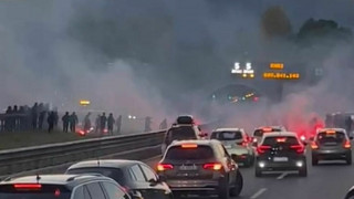 Ιταλία: Ουρές χιλιομέτρων και σκηνές χάους σε αυτοκινητόδρομο μετά από συμπλοκή μεταξύ οπαδών ομάδων