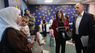 Παιδιά από τη Γάζα που νοσηλεύονται σε ελληνικά νοσοκομεία επισκέφθηκε ο Γεραπετρίτης