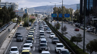 Κίνηση: Κυκλοφοριακό κομφούζιο στον Κηφισό - Μεγάλες καθυστερήσεις στην Αττική Οδό