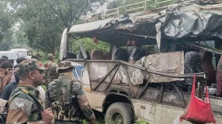 Ινδία: Είκοσι νεκροί μετά από πυρκαγιά σε λεωφορείο