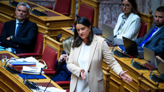 Ψηφίστηκε το εργασιακό νομοσχέδιο: Όλες οι αλλαγές - Τι ισχύει για 13ωρο, 4ήμερη εργασία, άδειες