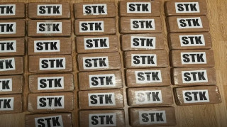 Πάνω από 38 κιλά κοκαΐνης κατασχέθηκαν σε φορτίο με μπανάνες στο λιμάνι του Πειραιά