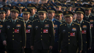 Το ΚΚ Κίνας καθαίρεσε και διέγραψε εννέα κορυφαίους στρατηγούς