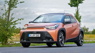 Tο Toyota Aygo X Hybrid Electric, το πρώτο πλήρως υβριδικό SUV πόλης, έρχεται στην Ελλάδα
