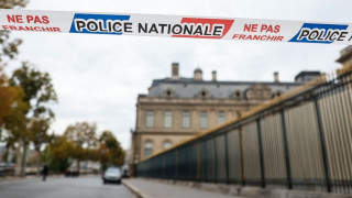 Κύκλωμα εμπορίας έργων τέχνης «βλέπει» η πρόεδρος του Λούβρου για τη ληστεία στο μουσείο