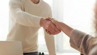 Τράπεζες: Νέα ώθηση εσόδων μέσω συνεργασιών και εξαγορών στο bancassurance