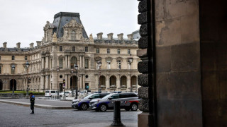 Εισαγγελέας Παρισιού: Οι δύο συλληφθέντες για τη ληστεία στο Λούβρο παραδέχτηκαν την εμπλοκή τους
