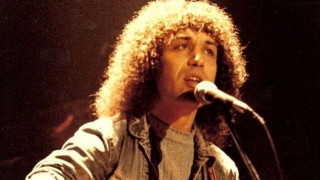 Θλίψη στην ελληνική ροκ: Πέθανε ο Γιώργος Ψωμόπουλος, ο αφανής ήρωας των Magic De Spell