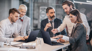 Asus: Πώς σχεδιάζει να διπλασιάσει το μερίδιό της στην αγορά των εταιρικών PCs