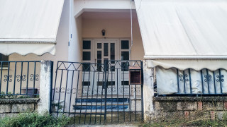 Τρίκαλα: «Με μάλωνε και είχε πολλές σχέσεις» - Τα πρώτα λόγια του 18χρονου που έπνιξε τη μητέρα του