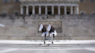 Άγνωστος Στρατιώτης: «Χαρτοπόλεμος» μεταξύ Δένδια και Δούκα - Σε ιδιώτη η ανάθεση της καθαριότητας