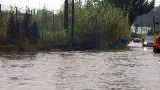 Χάος από τις πλημμύρες στο Μεσολόγγι -  Μετρούν τις πληγές τους οι κάτοικοι