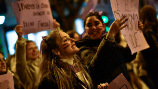Μαζική πορεία στη Σεβίλλη: 2.300 γυναίκες δεν ενημερώθηκαν εγκαίρως για τα αποτελέσματα μαστογραφίας