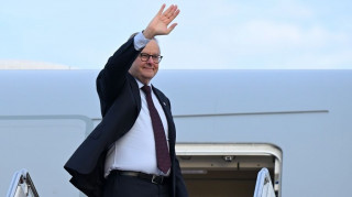 Με μπλούζα Joy Division ο Αυστραλός πρωθυπουργός μετά τη συνάντηση με Τραμπ