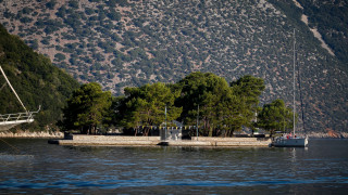 Στην αποκάλυψη μνημείου για τους εκτελεσθέντες στο Λαζαρέτο ο Κουτσούμπας