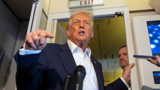 «Επίθεση» των Δημοκρατικών σε Τραμπ για την υπόθεση Επστάϊν: «Φυσικά και γνώριζε τα κορίτσια»