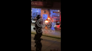 Νέα Φιλαδέλφεια: Βίντεο ντοκουμέντο από τη φωτιά στην έκθεση αυτοκινήτων - Πού στρέφονται οι έρευνες