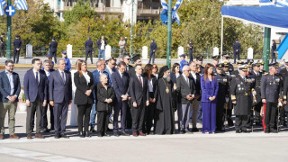28η Οκτωβρίου: Φωτογραφίες από τις καταθέσεις στεφάνων στο Μνημείο του Αγνώστου Στρατιώτη