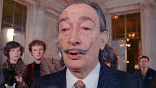 Κολιέ του Σαλβαντόρ Νταλί πωλήθηκε σε δημοπρασία έναντι 858.500 δολαρίων