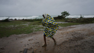 Ο κυκλώνας Μελίσσα «χτυπά» τώρα την Κούβα - Καταστροφικό το πέρασμά του από Τζαμάικα