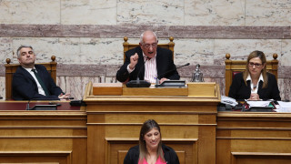 Ψηφίζεται ο «κόφτης»: Τέλος στις ατέρμονες ομιλίες και τις χαοτικές συνεδριάσεις στη Βουλή