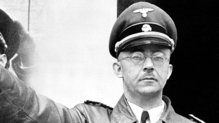 Γερμανός ιερέας έμαθε ότι είναι εγγονός του Χίμλερ από μια... φωτογραφία - «Ψέμα η ζωή μου»