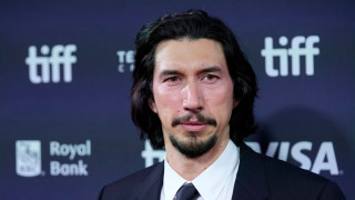 Άνταμ Ντράιβερ: Πρωταγωνιστής στη νέα σειρά του Netflix «Rabbit, Rabbit»