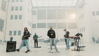 ΛΕΞ & Γιάννης Οικονομίδης: Η «Σπασμένη Φλέβα» που έγινε τραγούδι και video clip