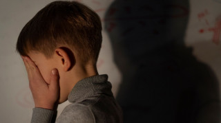 Τουρκία: Άνδρας κυνηγά και πετά στο έδαφος μικρό αγόρι - Βίντεο ντοκουμέντο