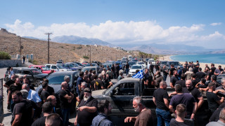 Παραμένουν για τρίτη ημέρα στα μπλόκα οι αγροτοκτηνοτρόφοι της Κρήτης