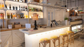 «Ρίζα Ρίζα»: Οι… ρίζες της βιωσιμότητας βρίσκονται σε ένα all-day food bar στο Κουκάκι