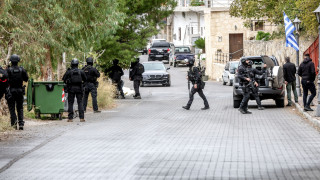 Βεντέτα στα Βορίζια Κρήτης: Νεκροί και τραυματίες από πυροβολισμούς μετά από έκρηξη σε σπίτι