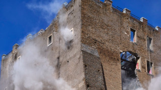 Ιταλία - Πύργος των Κόμητων: Υπέκυψε στα τραύματά του ο εργάτης που απεγκλωβίστηκε από τα συντρίμμια