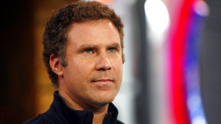 Στο «σφυρί» η εμβληματική στολή του Γουίλ Φέρελ από το «Elf»