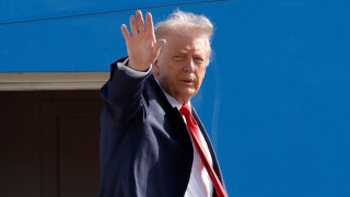 Ο Τραμπ στηρίζει τον Κουόμο στη Νέα Υόρκη - Απειλεί με περικοπές κονδυλίων αν εκλεγεί ο Μαμντάνι