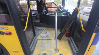 Φωτιά σε τρόλεϊ στο κέντρο της Αθήνας - Προβλήματα στην κυκλοφορία