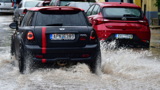 Επέλαση της κακοκαιρίας στη Σκιάθο: Ποτάμια οι δρόμοι, σοβαρά προβλήματα στο οδικό δίκτυο