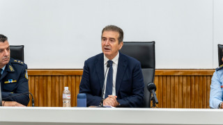 Κακούργημα η παράνομη οπλοκατοχή, τέλος οι μπαλωθιές - Όλα τα μέτρα Χρυσοχοΐδη