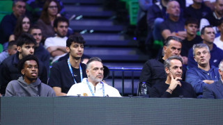 Στο Telekom Center Athens Αταμάν, Σορτς και Μητσοτάκης