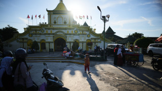 Ινδονησία: Έκρηξη σε τζαμί σχολείου - Δεκάδες άτομα στα νοσοκομεία