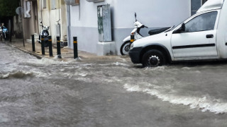 Τσατραφύλλιας: Πάνω από 1.000 κεραυνοί και αστραπές στην Αττική - Δεν έχει τελειώσει η κακοκαιρία